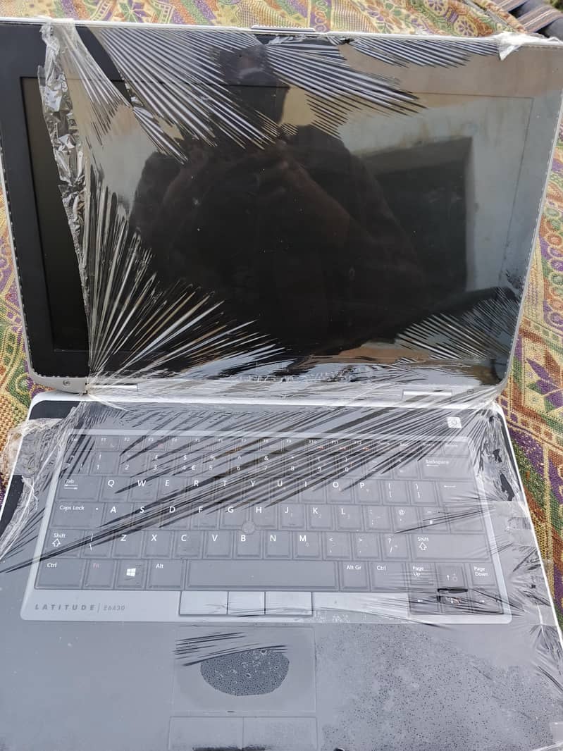 Laptop 0
