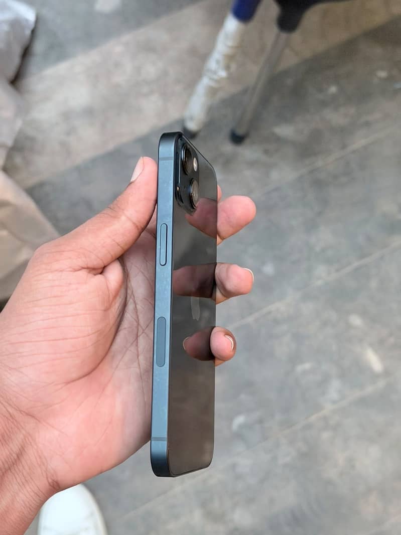 Apple iPhone 13 4
