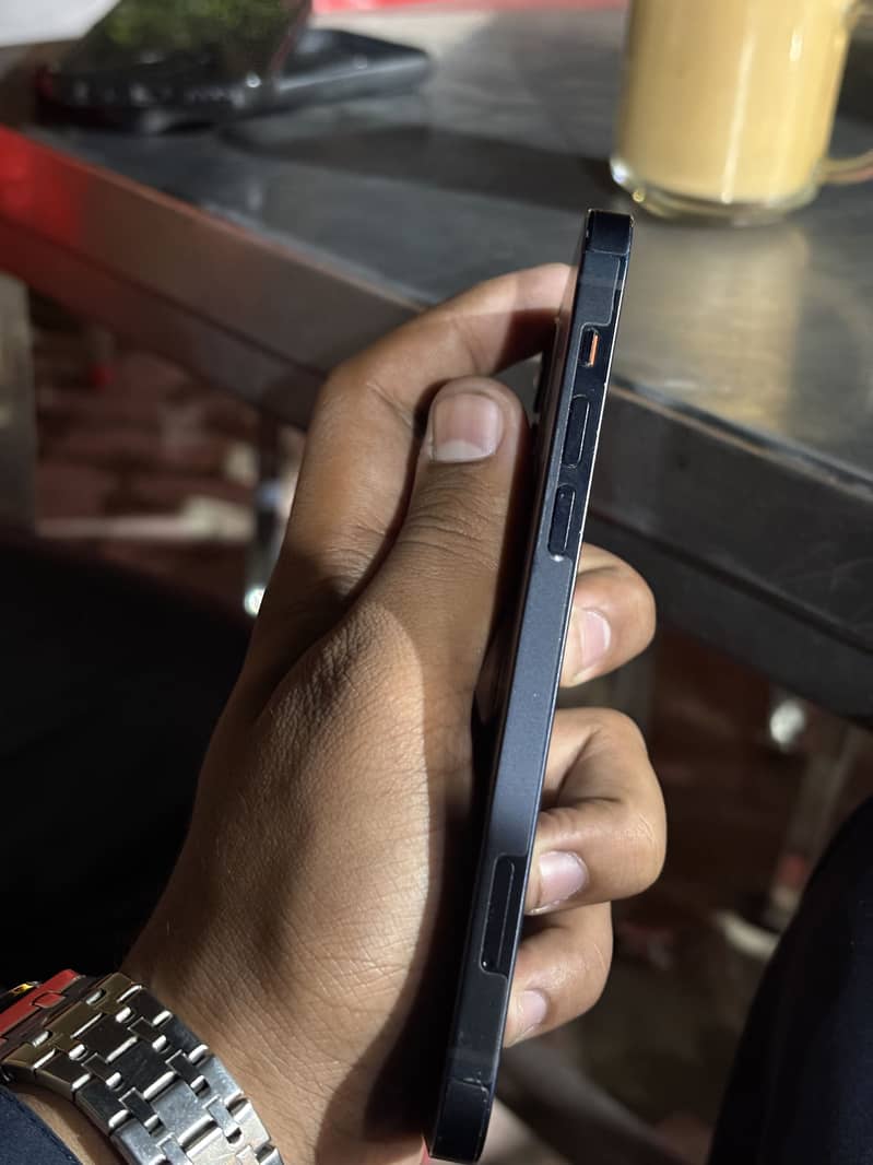 iPhone 12 0