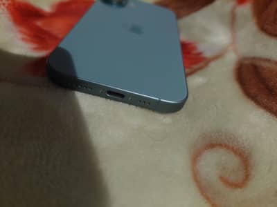 Apple iPhone 16