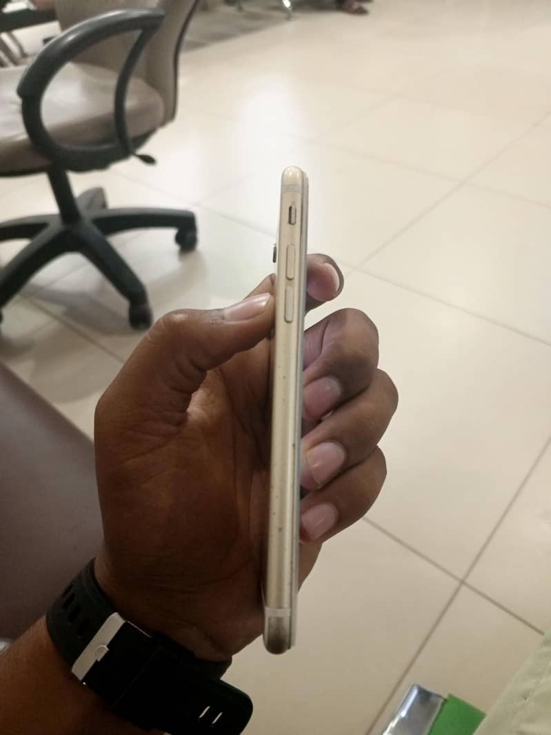 Apple iPhone 6S 5