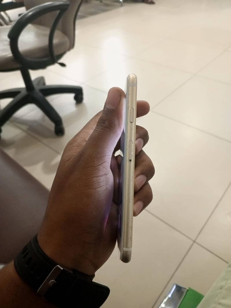 Apple iPhone 6S 6