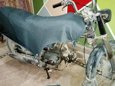 1982 model Honda japani urgent  jarurat hai price final hai