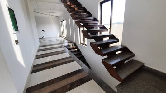 ONE KANAL SPANISH HOUSE WITH DECENT ELEVATION FOR SALE IN DHA PHASE 5