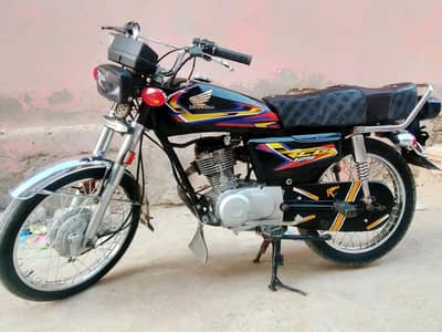 HONDA 125 Model 2012 DADU Sindh number ha urgent sell new bike ha