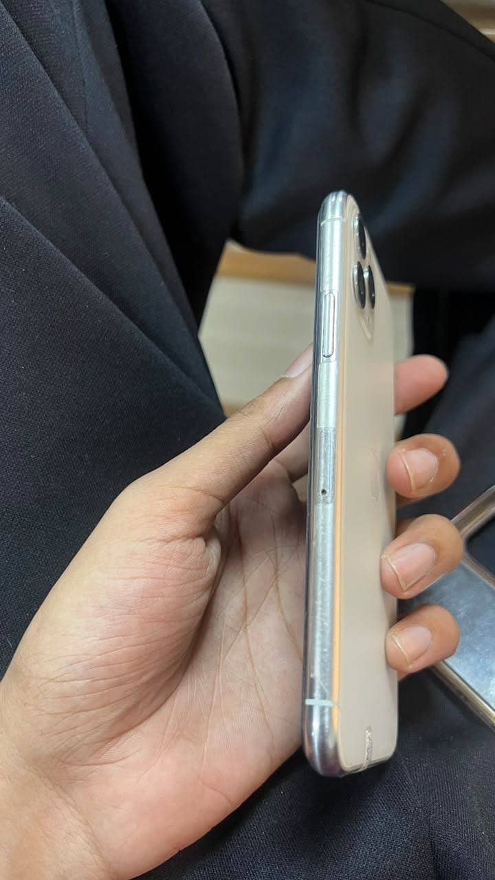 Apple iPhone 11 Pro 2