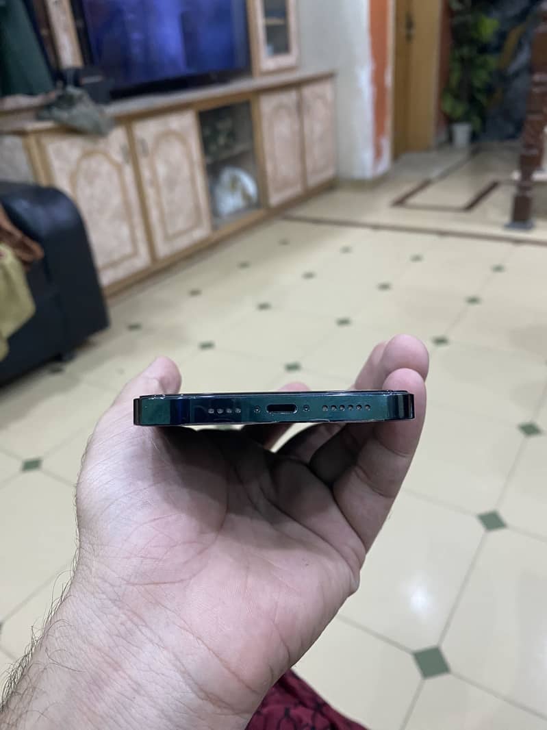 Apple iPhone 12 Pro Max 3