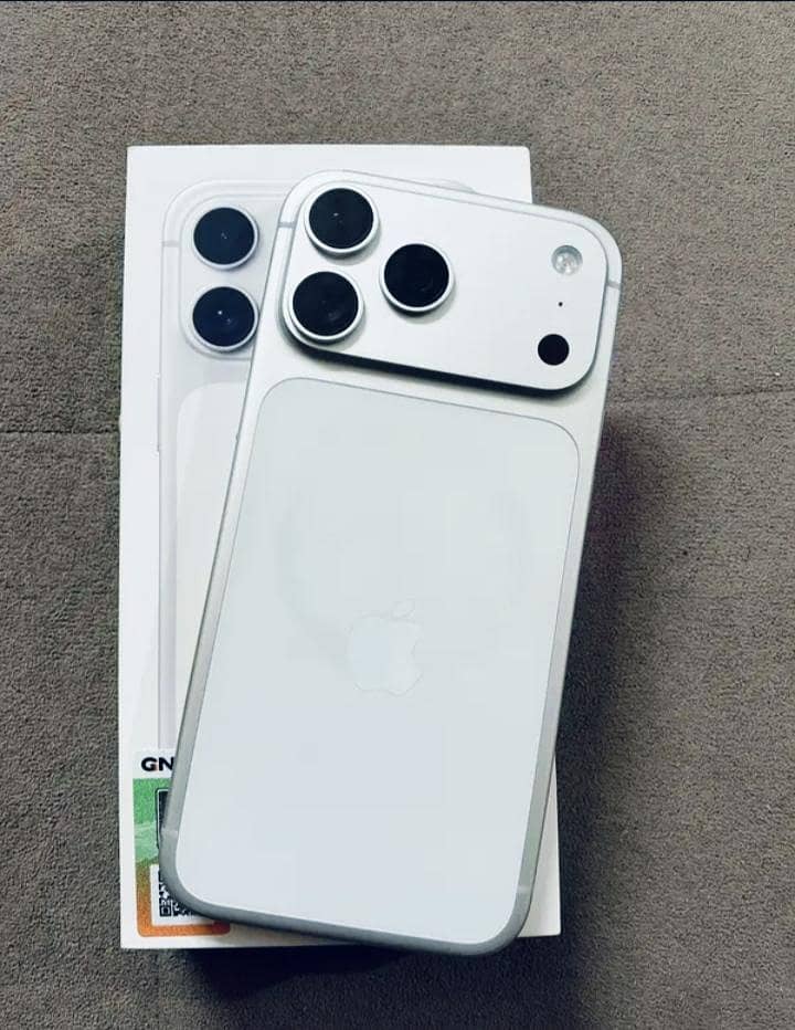 Apple iPhone 17 Pro Max 1