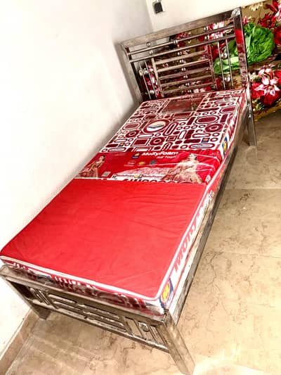 Bed With Molty Mattress