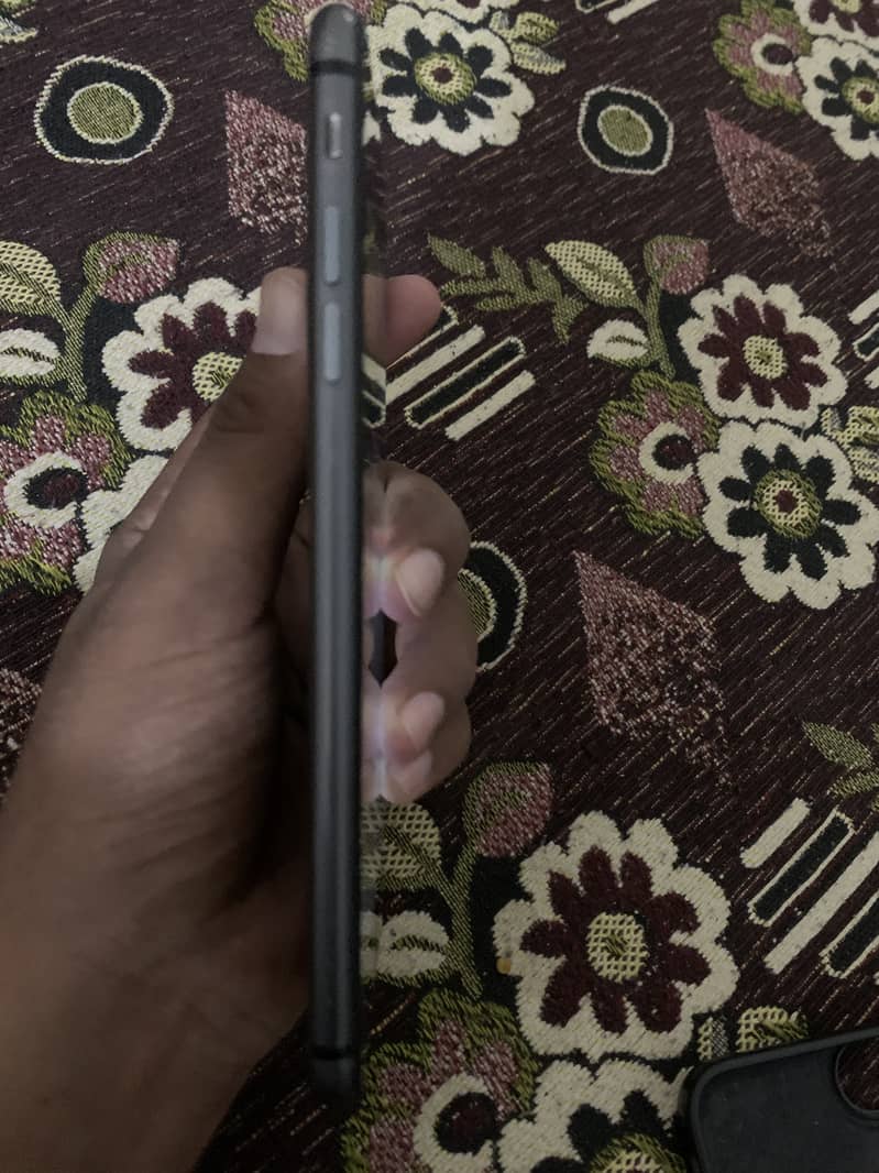 Apple iPhone 8 Plus 1