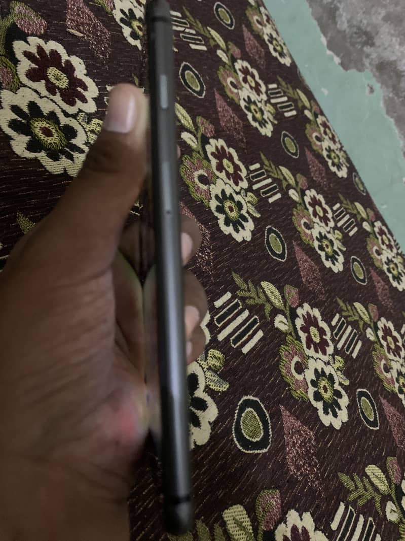 Apple iPhone 8 Plus 2