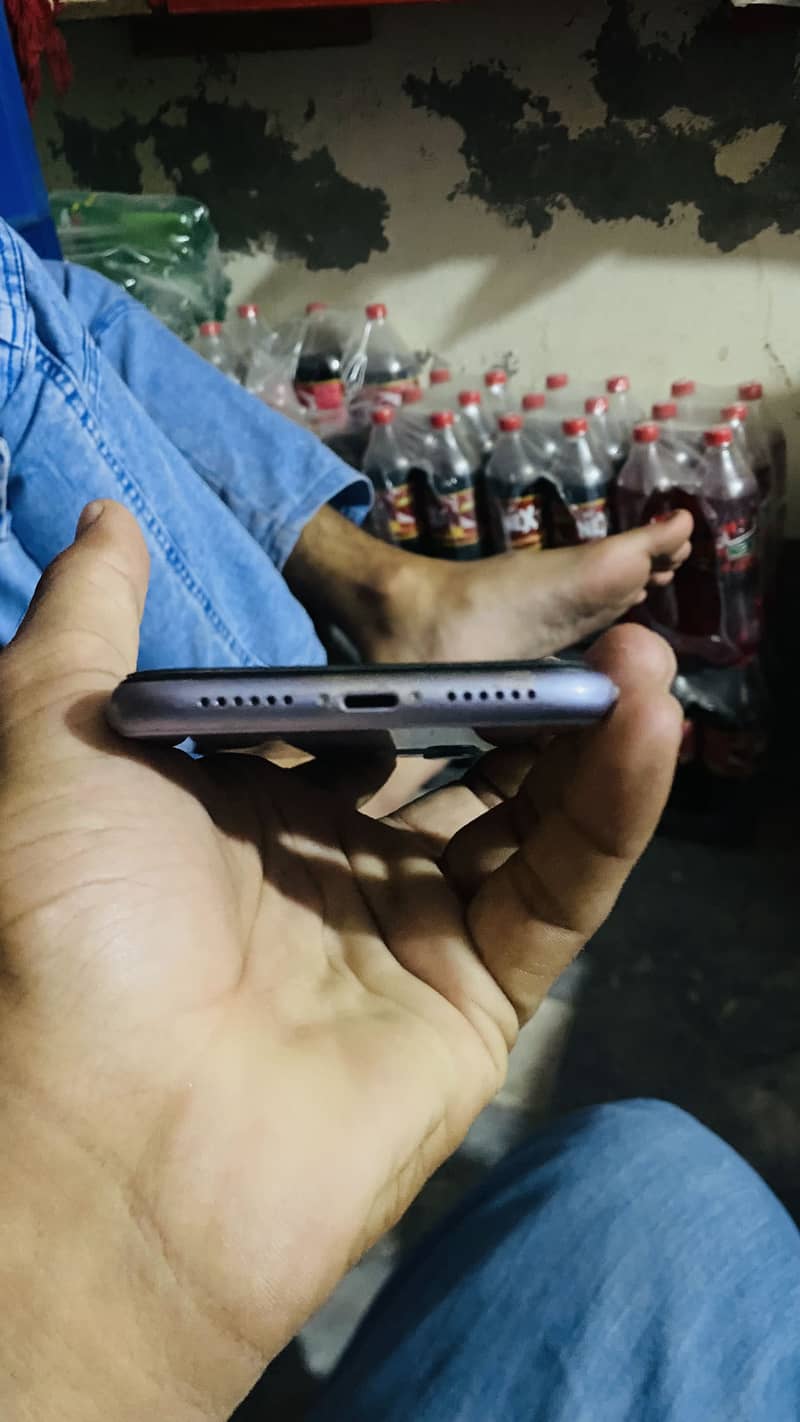 Apple iPhone 11 2