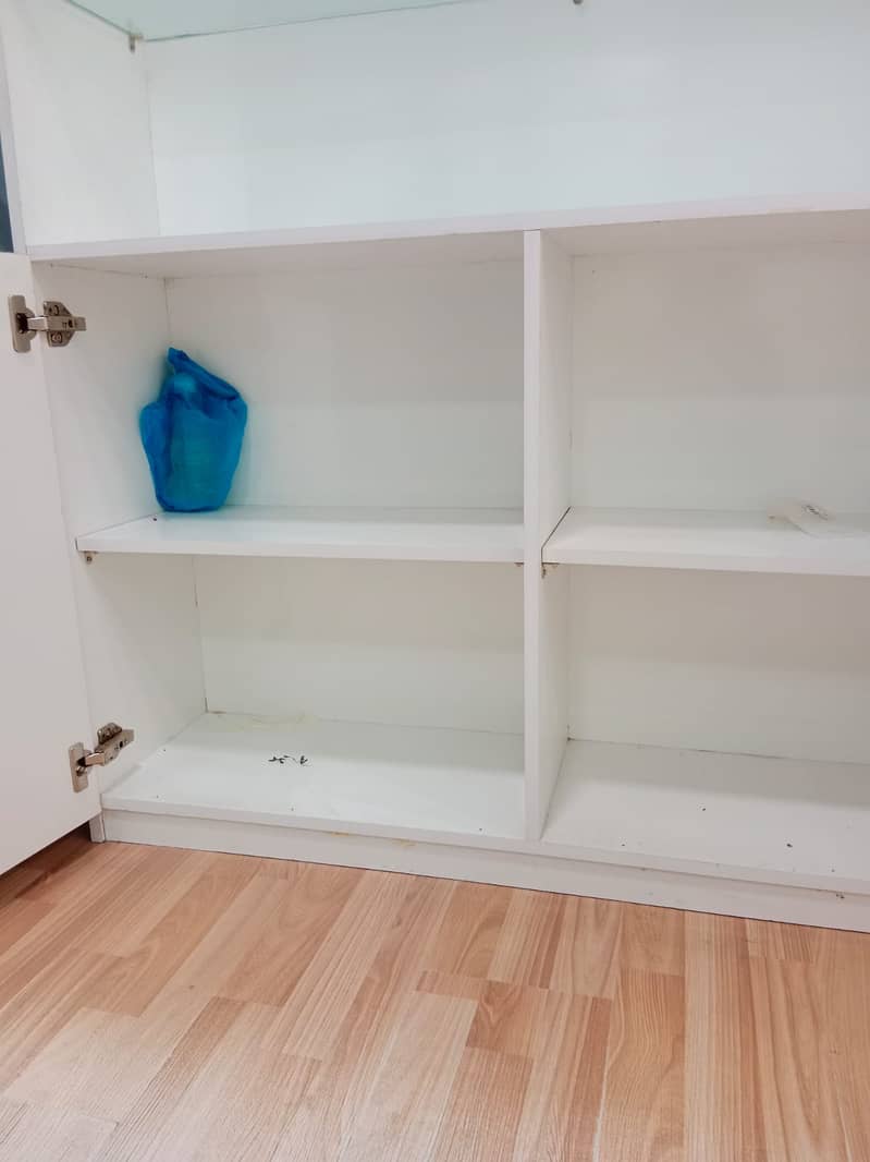 Premium Quality White Display Shelves & Cabinets for Shop - Shelves ...