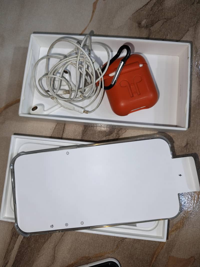 Apple iPhone 13 1