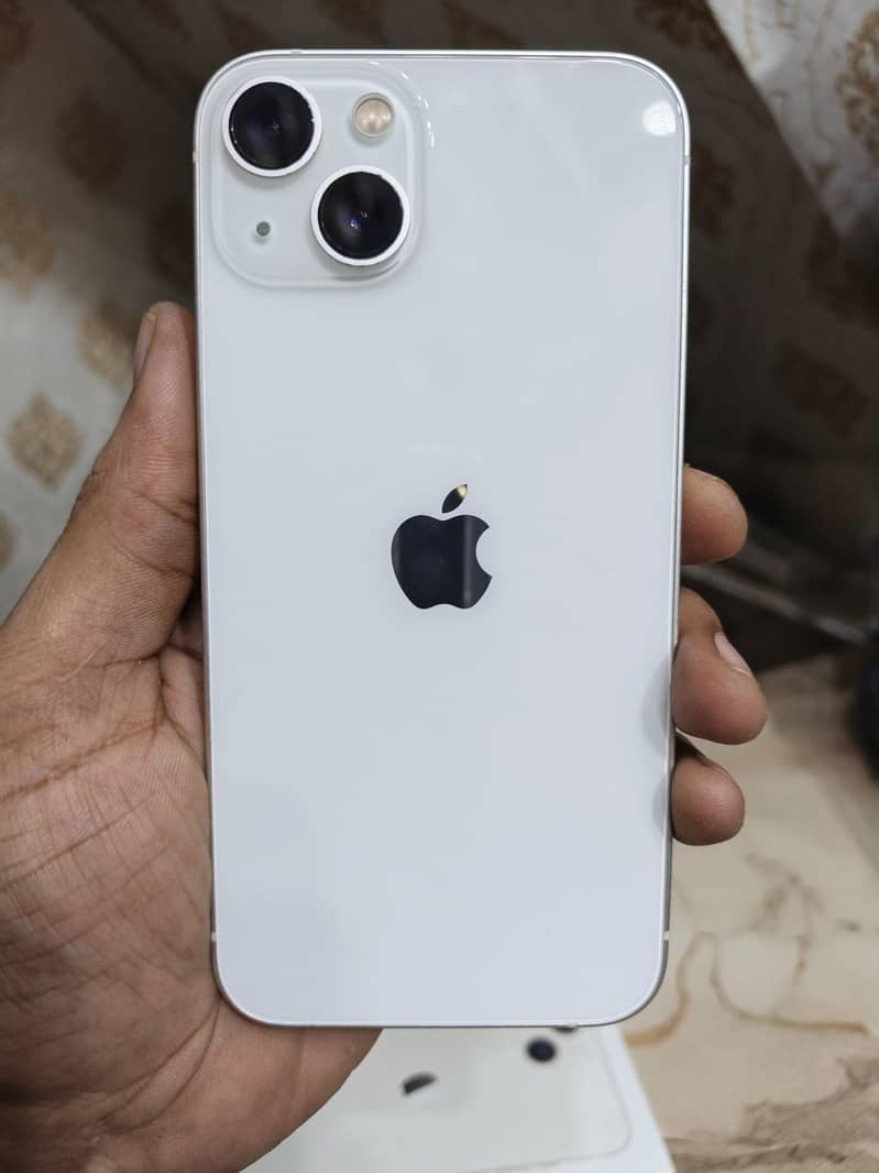 Apple iPhone 13 4