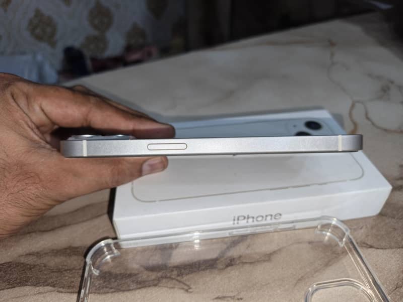 Apple iPhone 13 6