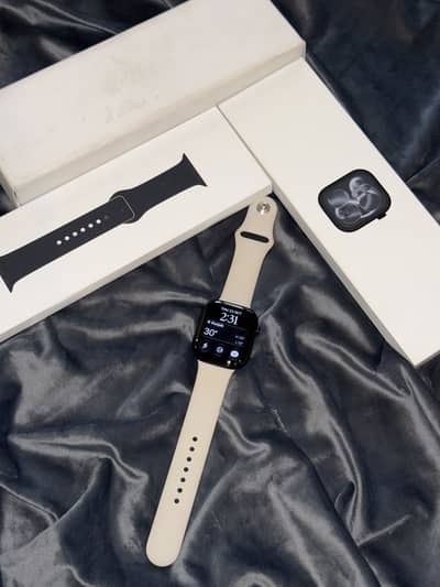 Apple Watch Series 11 (46mm) (Complete Box) (Jet Black) (9.5/10)