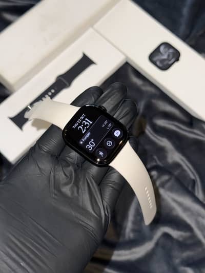 Apple Watch Series 11 (46mm) (Complete Box) (Jet Black) (9.5/10)