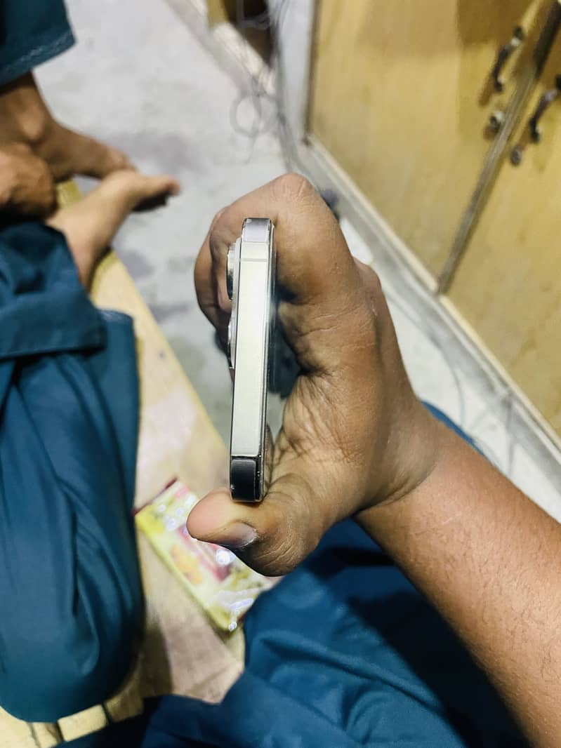 Apple iPhone 14 Pro Max 3