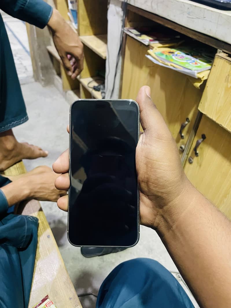 Apple iPhone 14 Pro Max 6