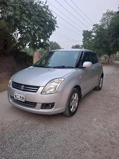 SUZUKI SWIFT DLX IN GENIUN PAINT.
