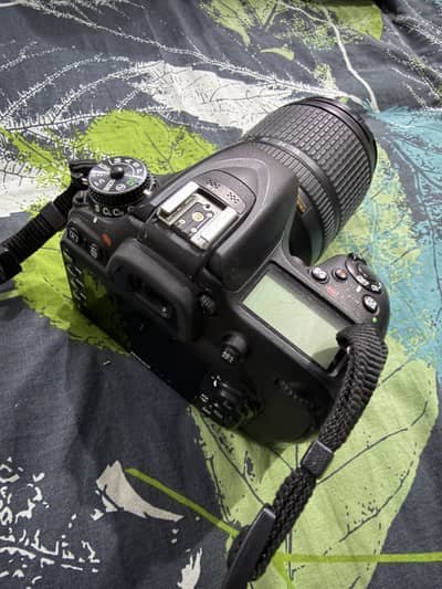 Nikon D7100 with box