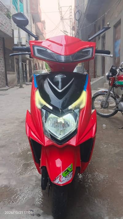 yj future electric scooty for sale