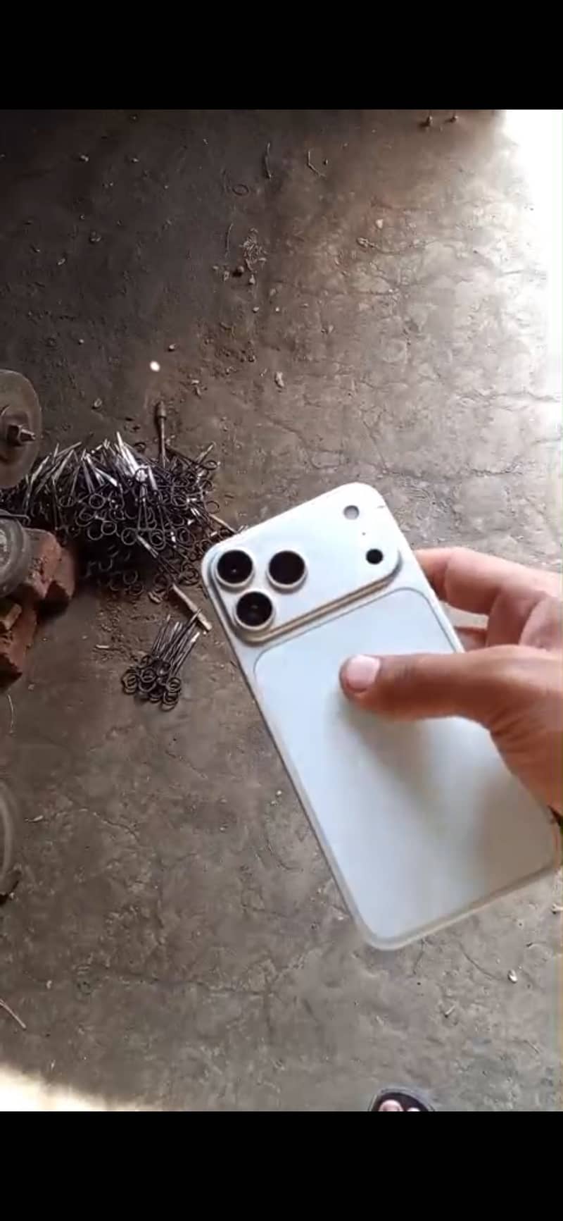 Apple iPhone 17 pro max 0