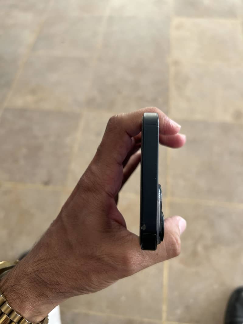 Apple iPhone 14 2