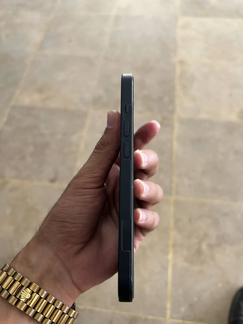 Apple iPhone 14 3