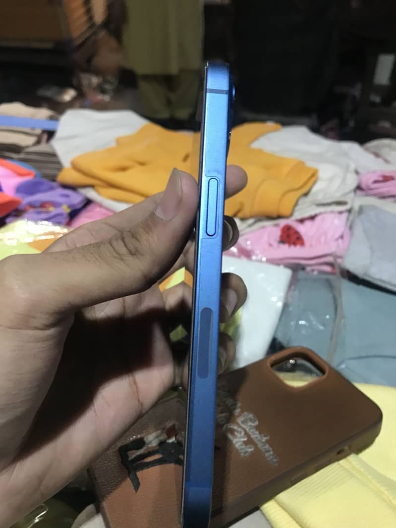 Apple iPhone 13 3