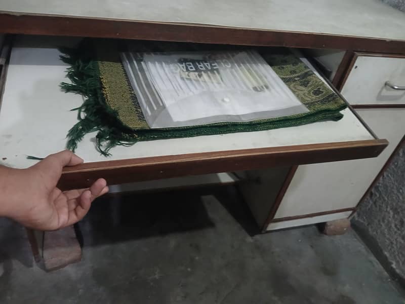 Computer Table 0