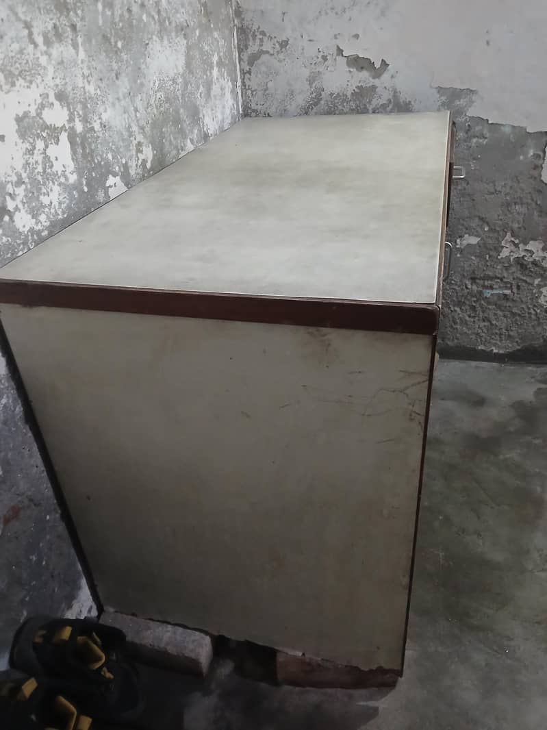 Computer Table 1