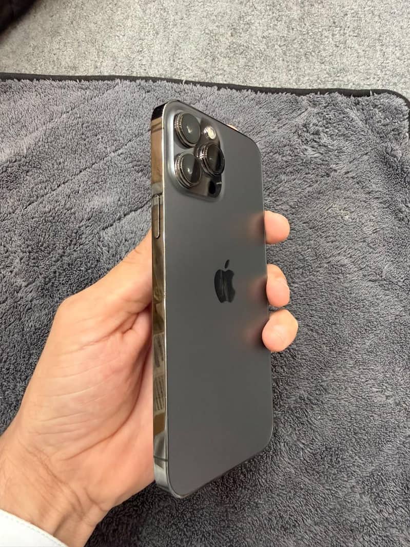 Apple iPhone 14 Pro Max 3