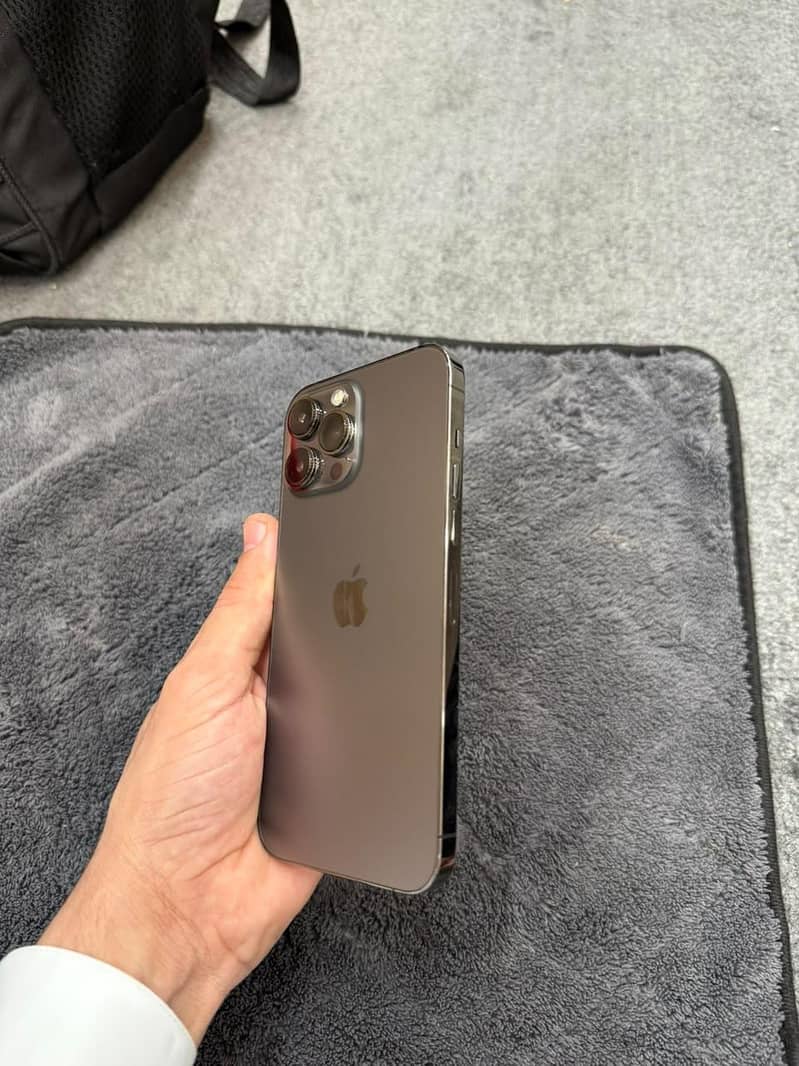 Apple iPhone 14 Pro Max 4