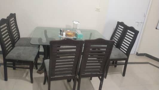 dining table is available for sell