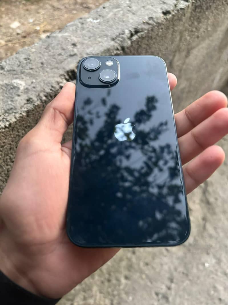 Apple iPhone 13 1