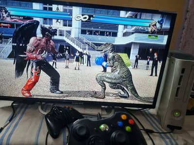 Xbox 360 2 controllers