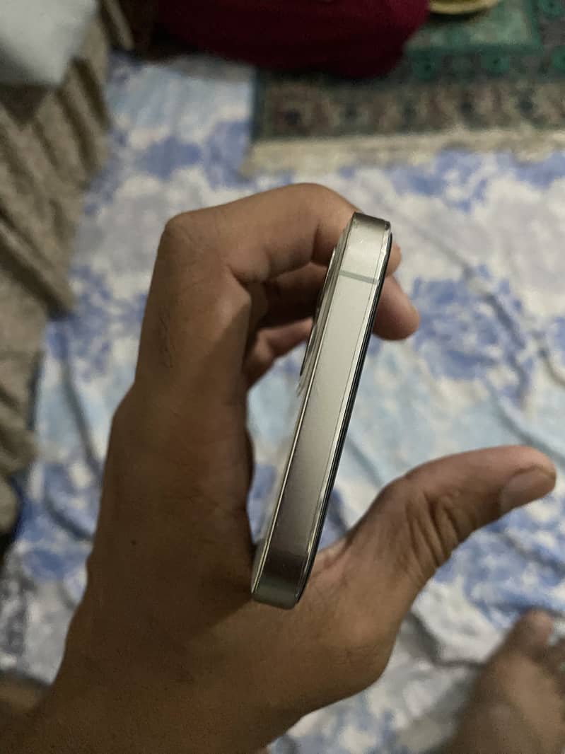 Apple iPhone 12 Pro 4