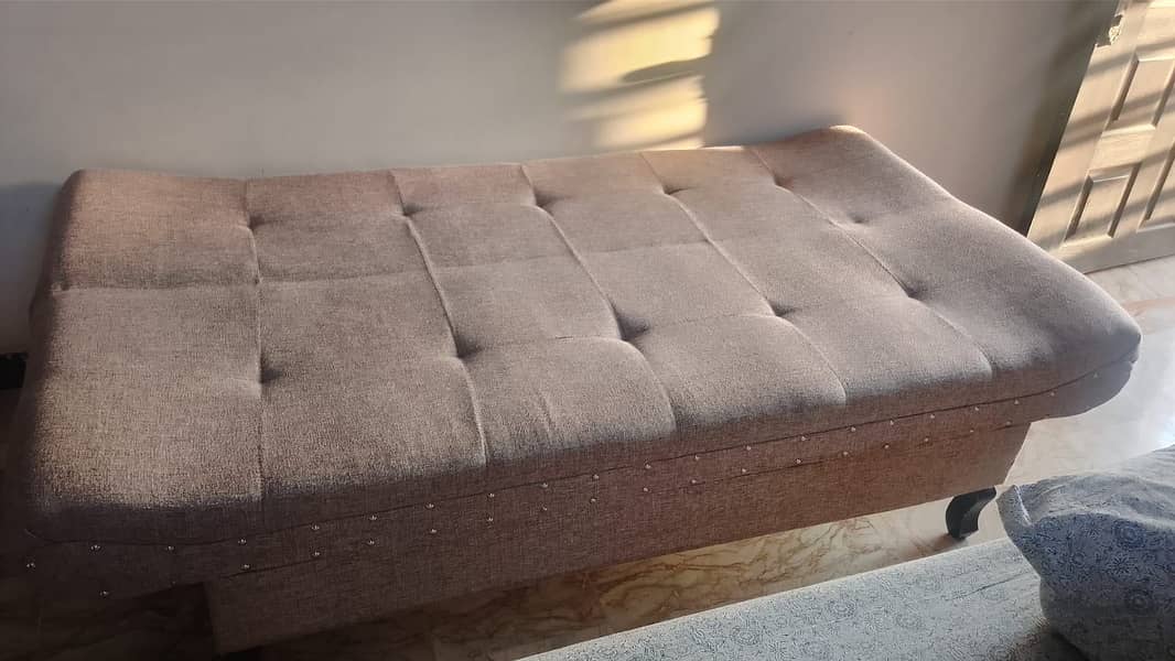 Sofa come bed 1