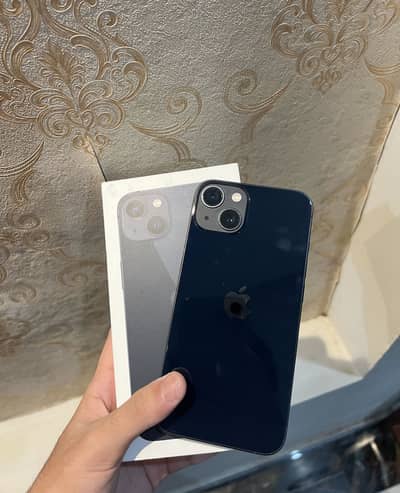 Apple iPhone 13