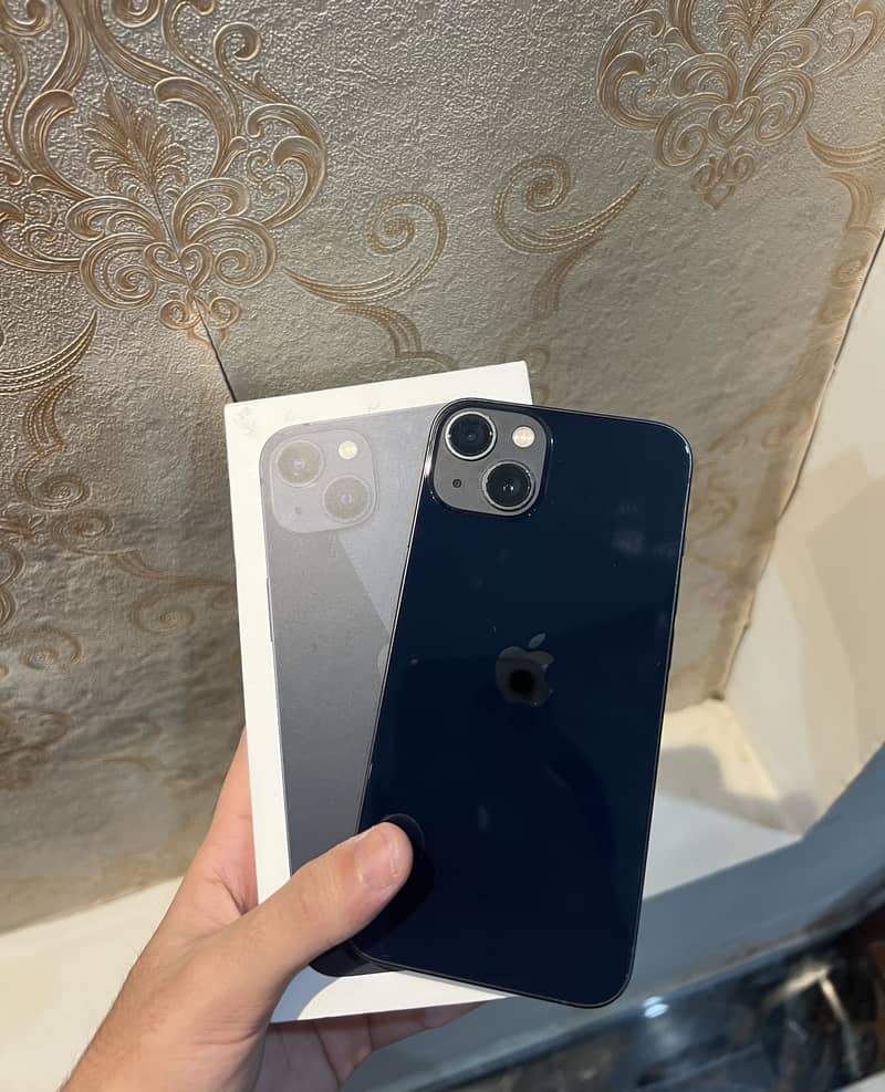 Apple iPhone 13 0
