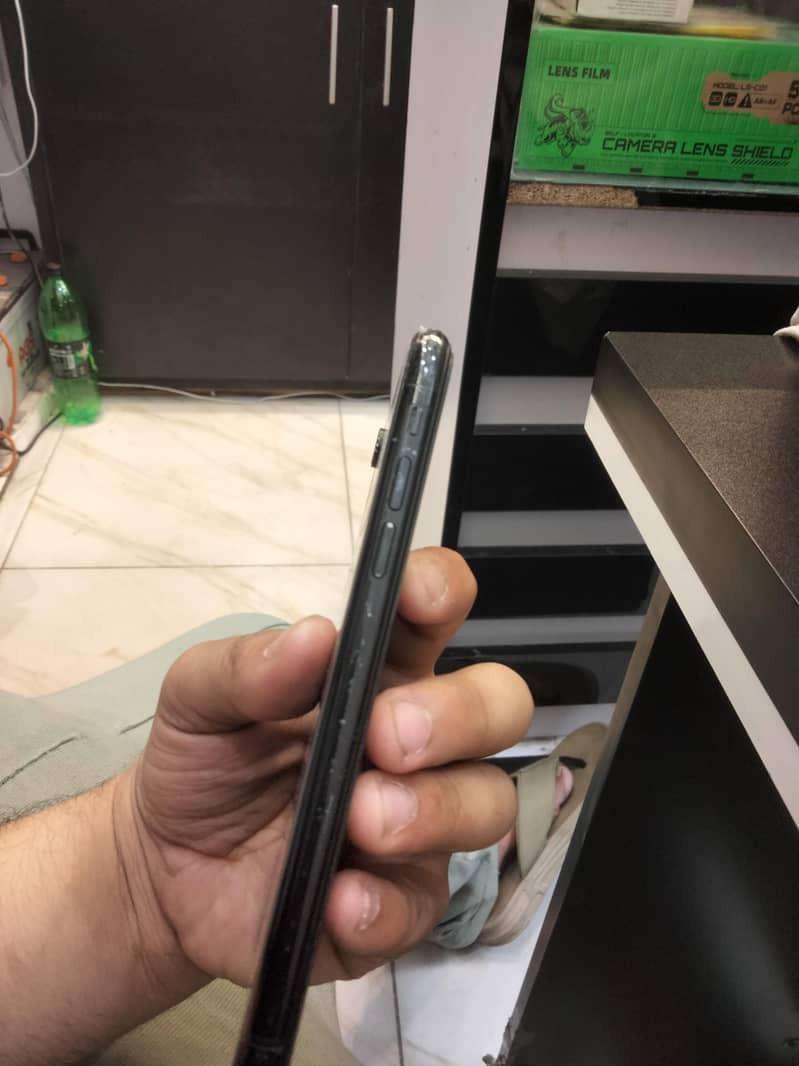 Apple iPhone XR 5