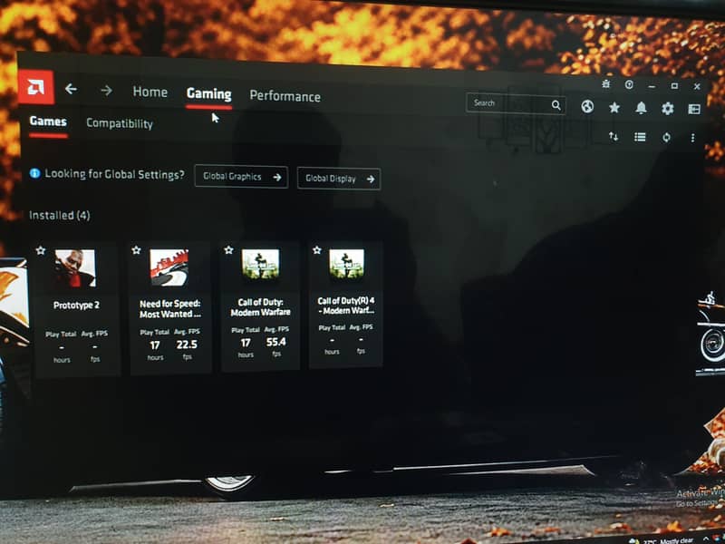 Core i3, 8GB RAM, AMD GPU 3