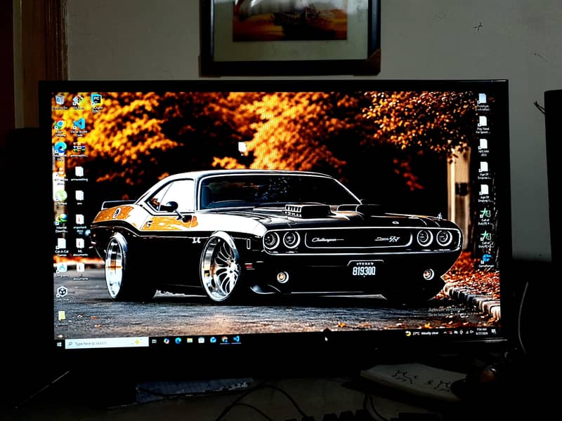 Core i3, 8GB RAM, AMD GPU 7