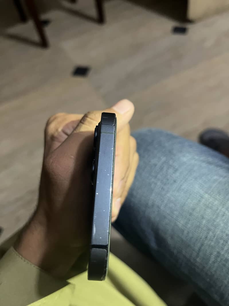 Apple iPhone 12 Pro Max 4
