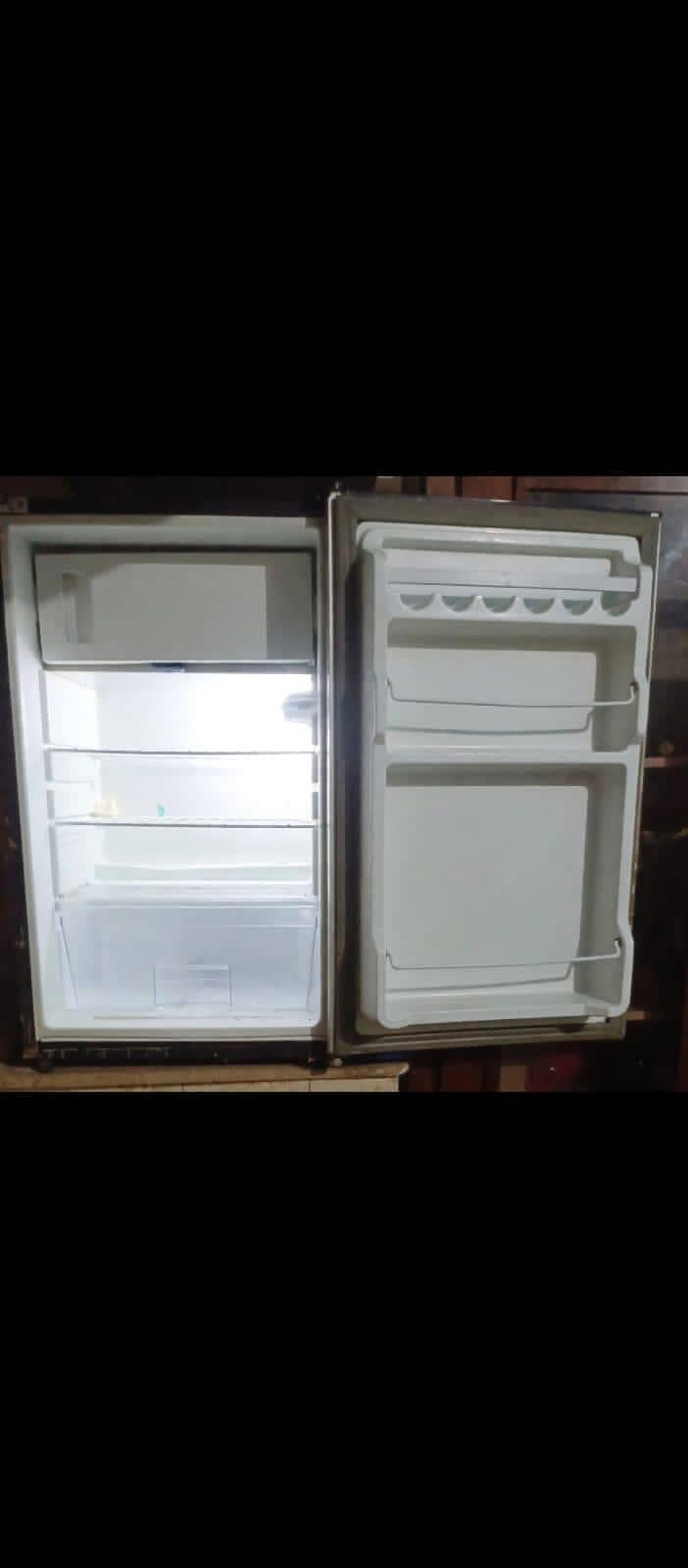 Dawlance mini refrigerator 1