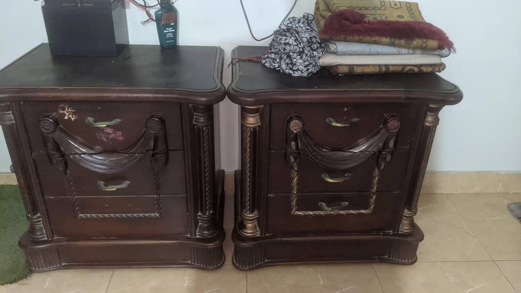 Bed plus side tables with dressing table  only 0