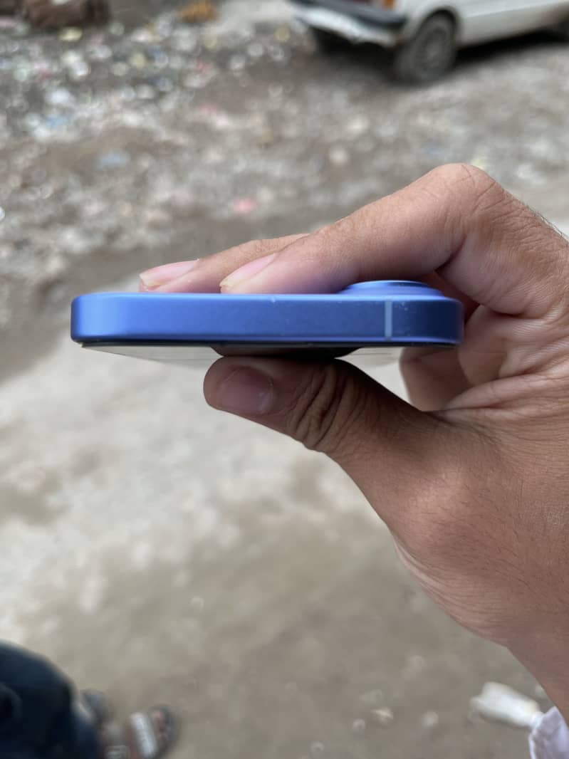Apple iPhone 16 jv 1