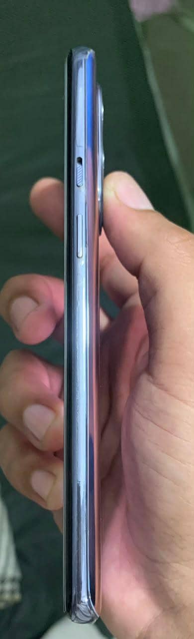 One Plus 9 5G 4
